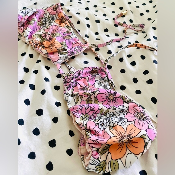 Minkpink Bikini Top + Bottom đź‘™ - Picture 4 of 6